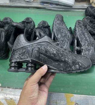 buy sell Nike Shox shoes